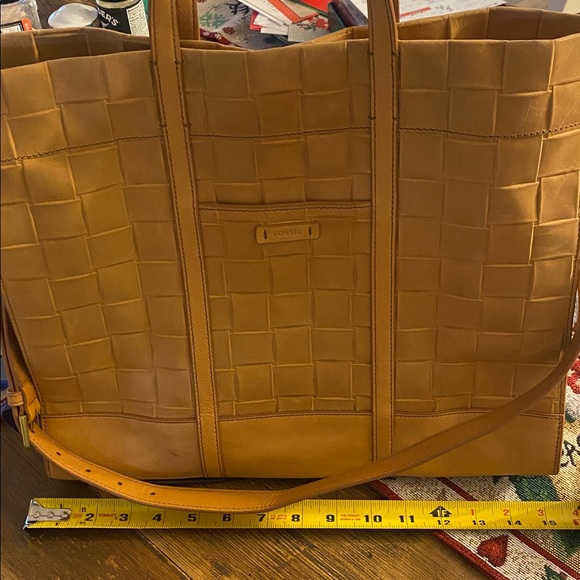 Fossil Carmen Tan Woven Leather Tote Bag with adjustable strap. No hang tag - Picture 11 of 14